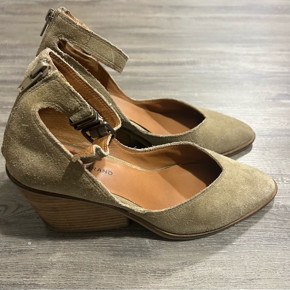 Lucky Brand Stephi Pointed Toe Tan Suede Wedge Pumps - Picture 6 of 11